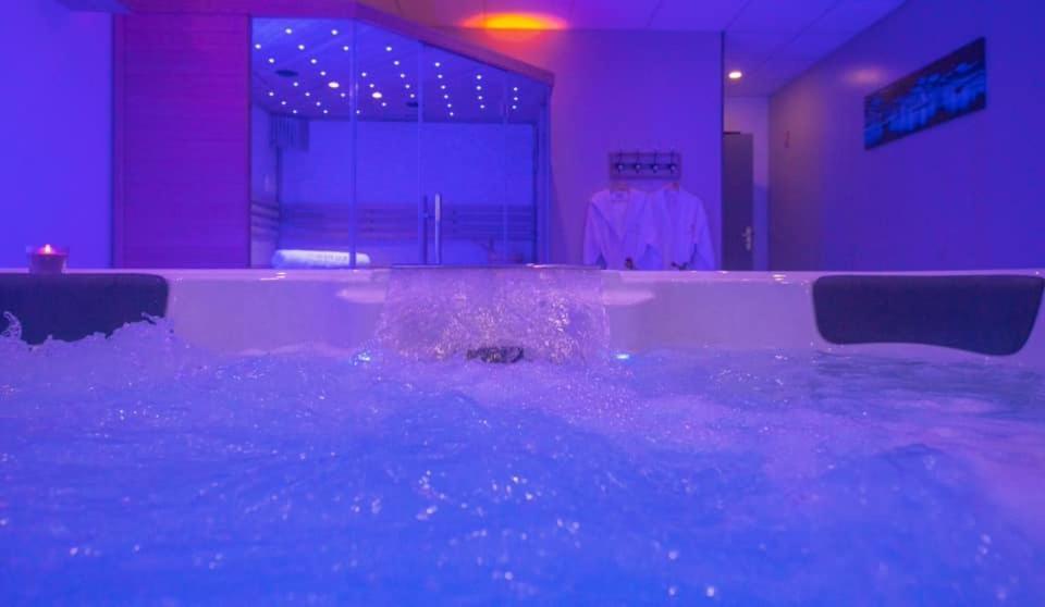 Loft Privatif Avec Jacuzzi Et Sauna Saint-Dizier Exteriör bild