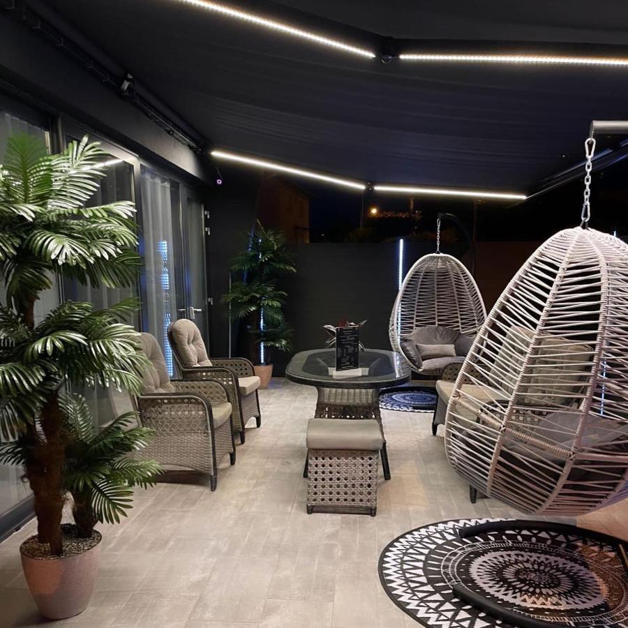 Loft Privatif Avec Jacuzzi Et Sauna Saint-Dizier Exteriör bild
